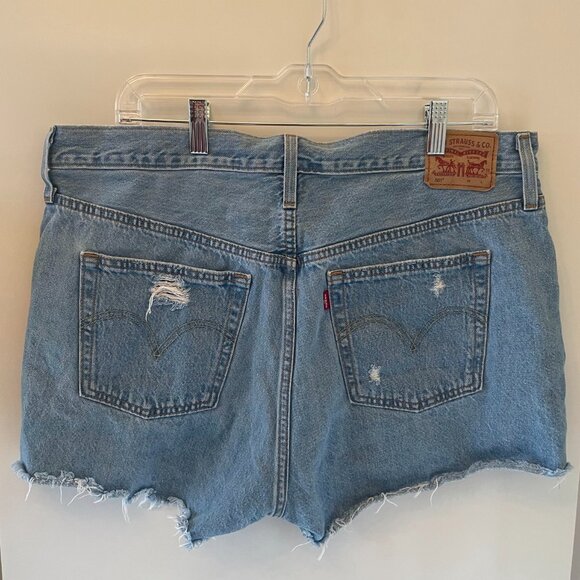 Levi's 501 Blue Jean Shorts with Distressed Hem Size 34 - Picture 1 of 3